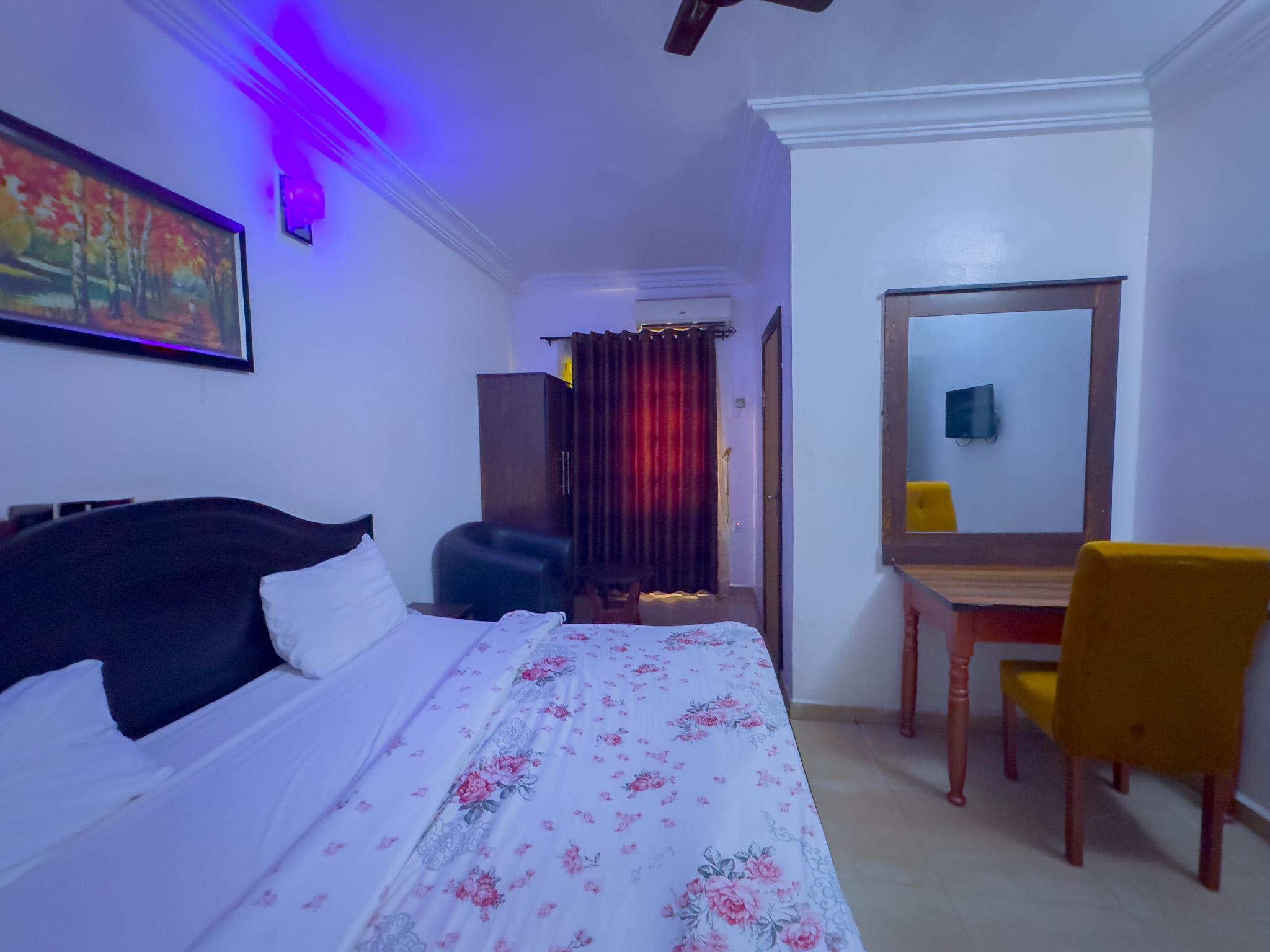 Deluxe_Room102
